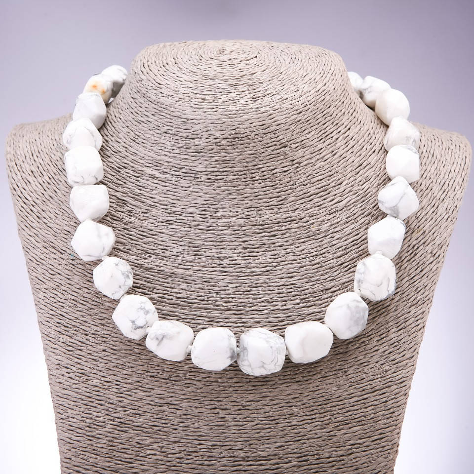 

Бусы из натурального камня Кахолонг многоугольник галтовка d-13х15мм+- L-50см