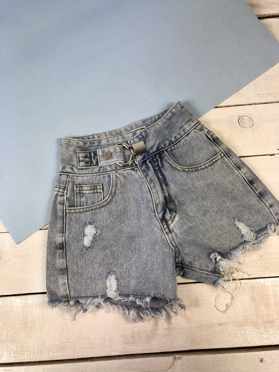 

Джинсовые шорты высокая талия, пояс металлическая застежка, Голубой