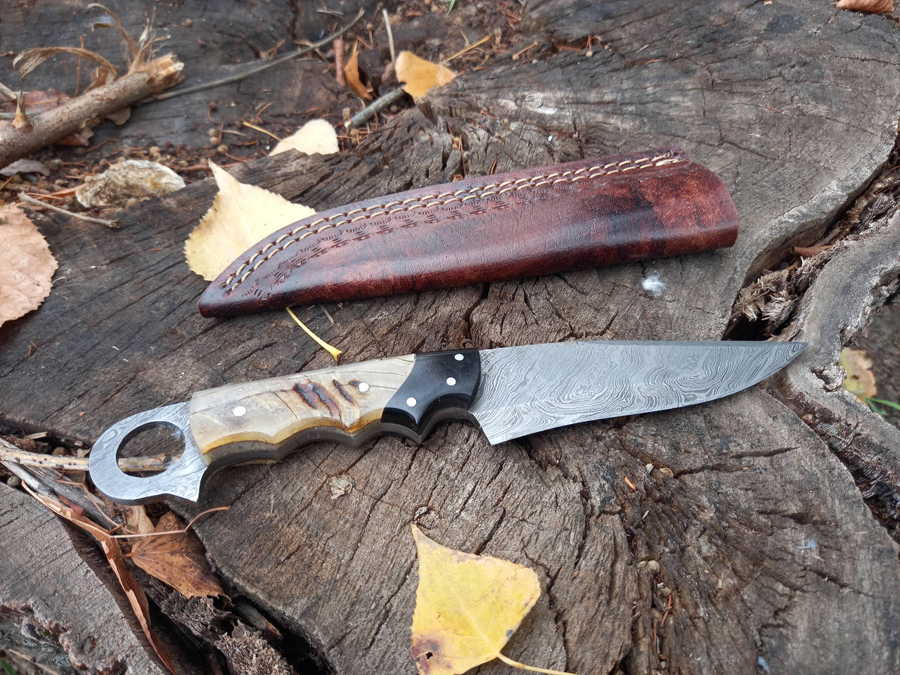 

Охотничий нож из дамасской стали S-87 ручная работа