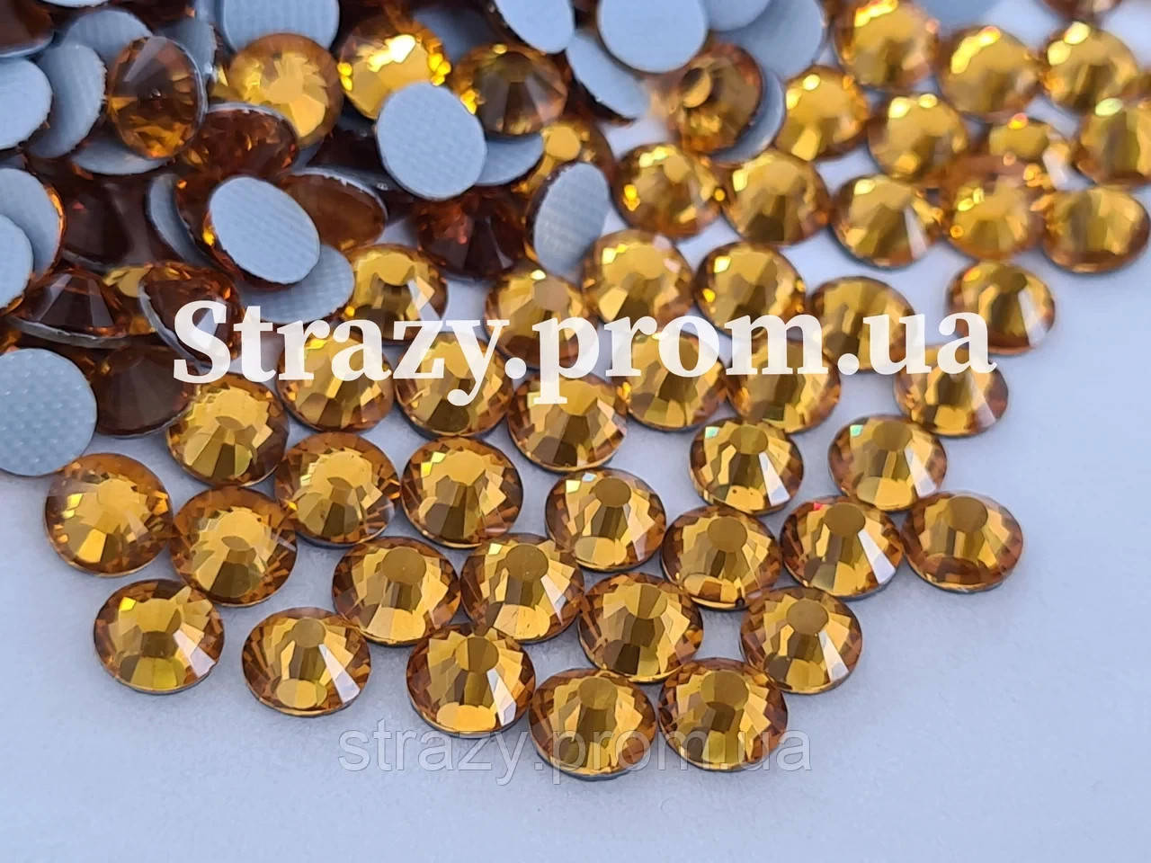 

Термо стразы Lux ss16 Topaz (4.0mm) 100шт