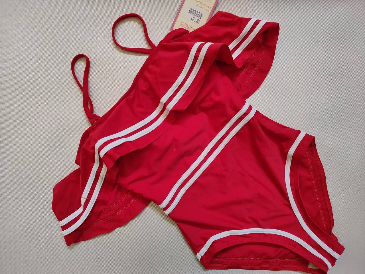 

Слитный купальник рюша на плечи, Разные цвета