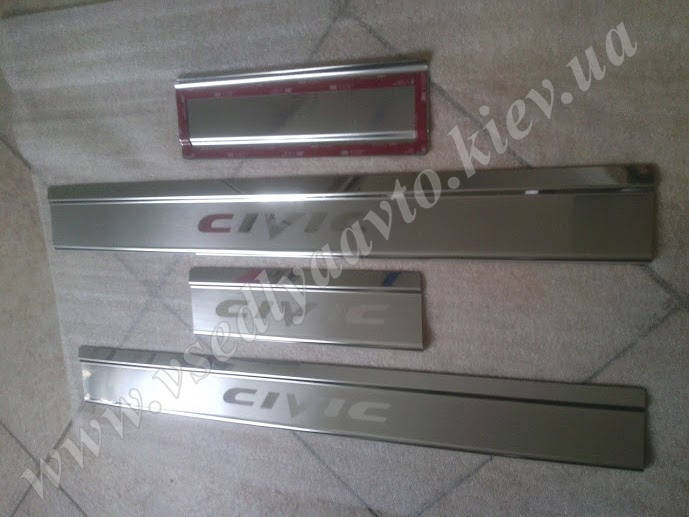 

Защита порогов - накладки на пороги Honda CIVIC VIII 4-дверка с 2006-2011 (Premium)