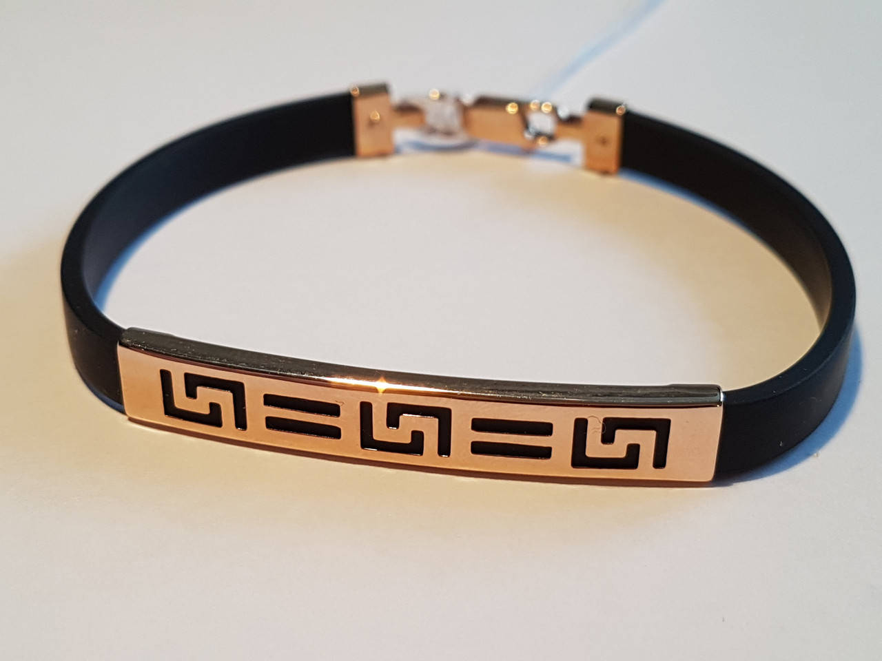 

Золотой браслет с каучуком. Артикул 910024 18 20