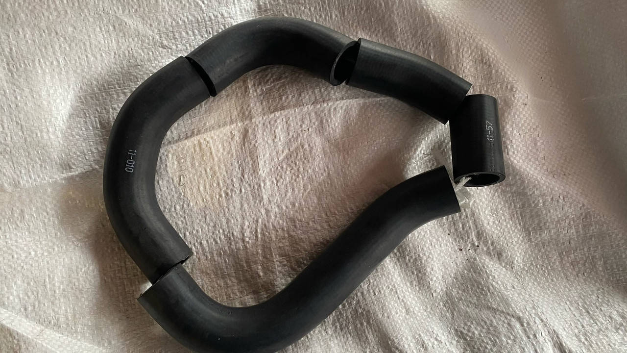 

Патрубки радиатора охлаждения Заз 1102,1103,Таврия Славута WOLMOT(Польша)