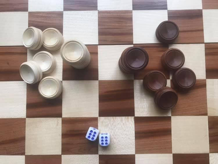 

Набор шашек фишек деревянных для нард и шашек 21 мм