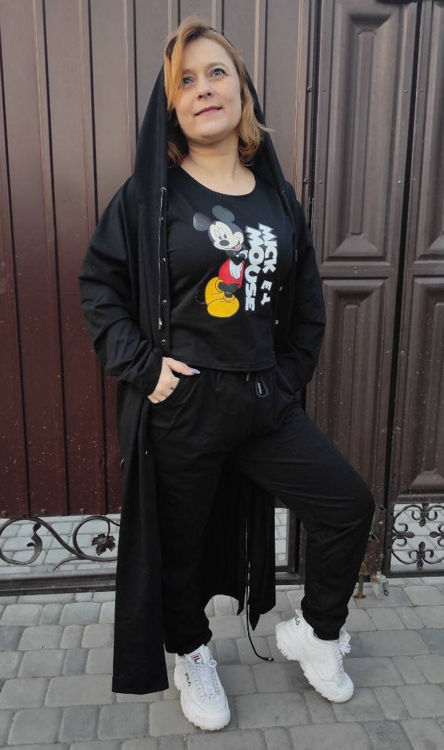 

Женский костюм в спортивном стиле с длинной кофтой