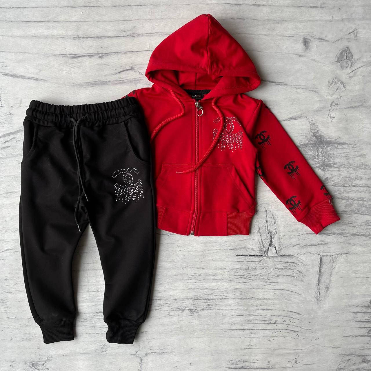 

Спортивный костюм на девочку в стиле Chanel 683. Размер 92 см, 98 см, 104 см, 110 см, 122 см