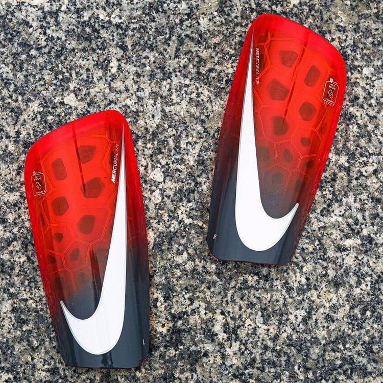 

Щитки футбольные Nike Mercurial Lite Guard найк меркуриал лайт для футбола