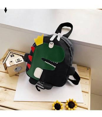 

Детский рюкзак черный с динозавром