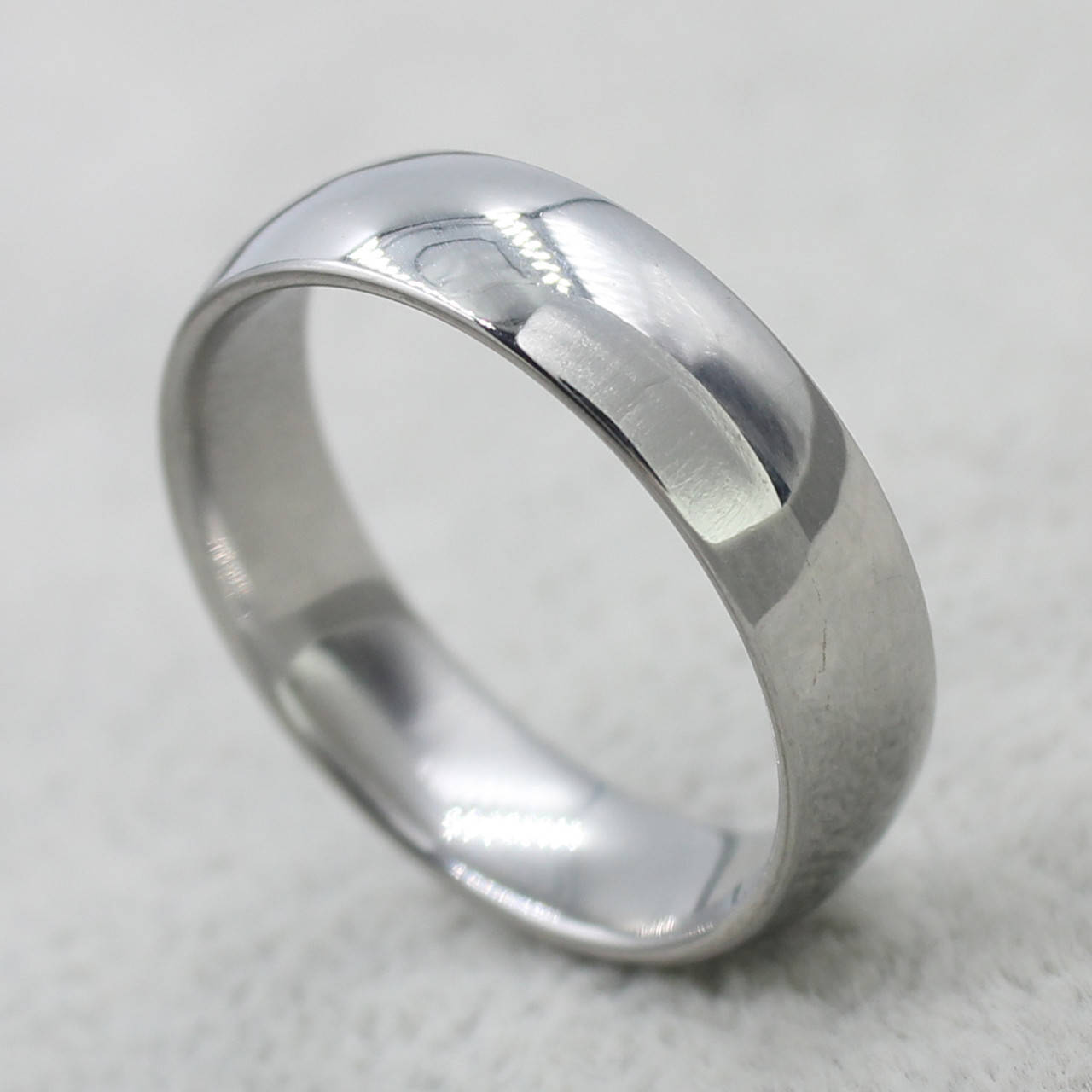 

Кольцо серебристое из ювелирной медицинской стали от Stainless Steel марка 316L ширина 6 мм сталь