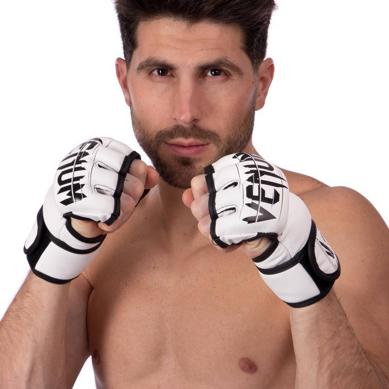 

Перчатки для MMA и смешанных единоборств Venum BO-5699 белый L/18 лет и старше.