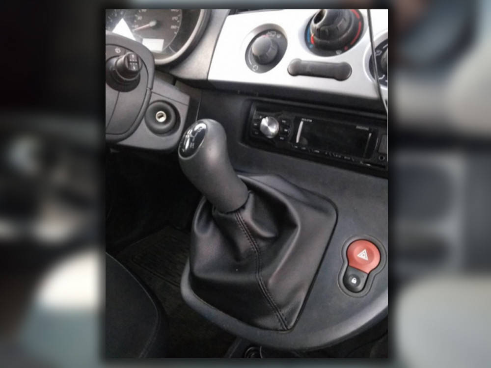 

Чехол ручки кпп Opel Vivaro 2001-2014