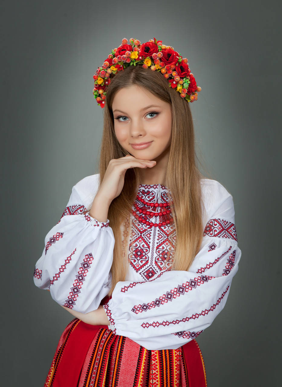 

Современный женский веночек на обруче с цветами № 1230