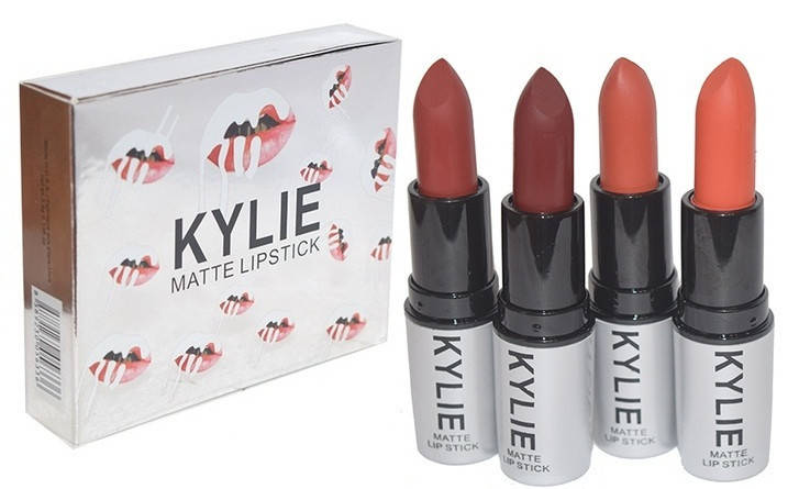 

Уценка Набор помад Kylie Matte Lipstick (4 шт.) - примятая упаковка