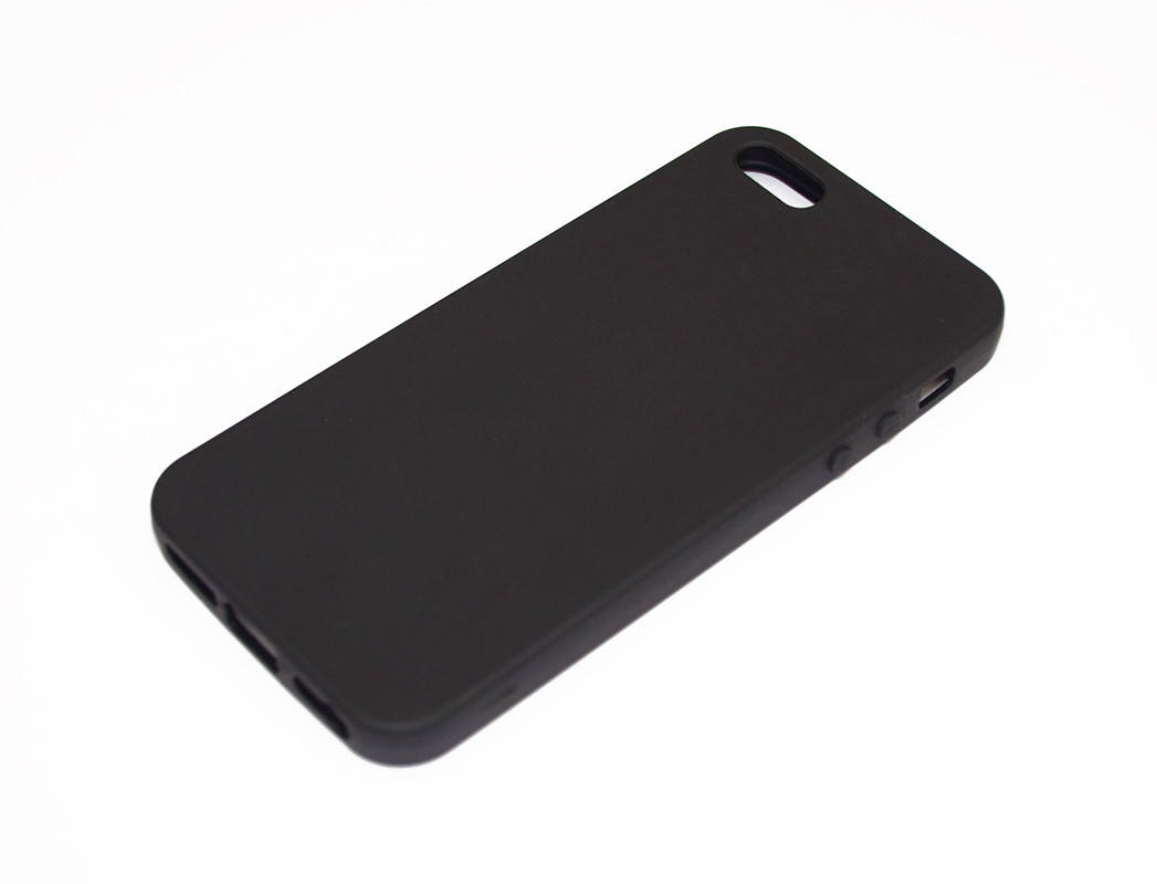 

Чехол для Apple iPhone 5 / 5s / SE силиконовый Черный