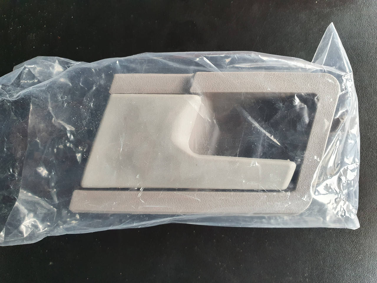 

Внутренняя ручка левой двери Volkswagen Transporter T4 (1990-2003) - 701837019A, 3837007