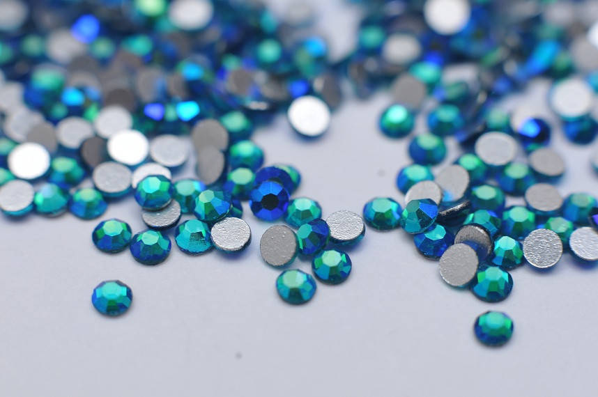 

Стразы Capri Blue AB(Хамелеон) хрустальные для дизайна ногтей для маникюра декор