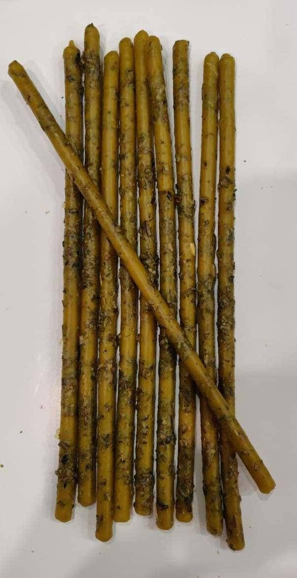 

Свеча восковая с подорожником