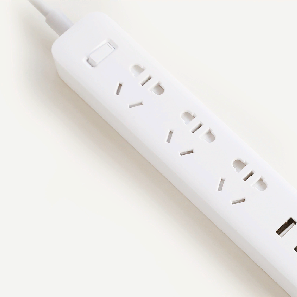 

Фильтр удлинитель Mi Power Strip 3 USB 1.8m 15w XMCXB01QM