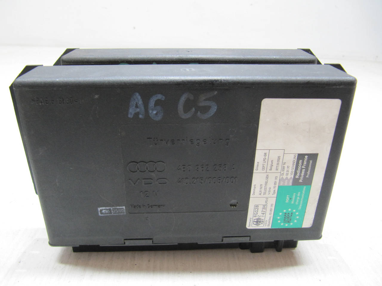 

Блок комфорта Ауди А6 С5 Audi A6 C5 Оригинал VDO 4B0 962 258 A