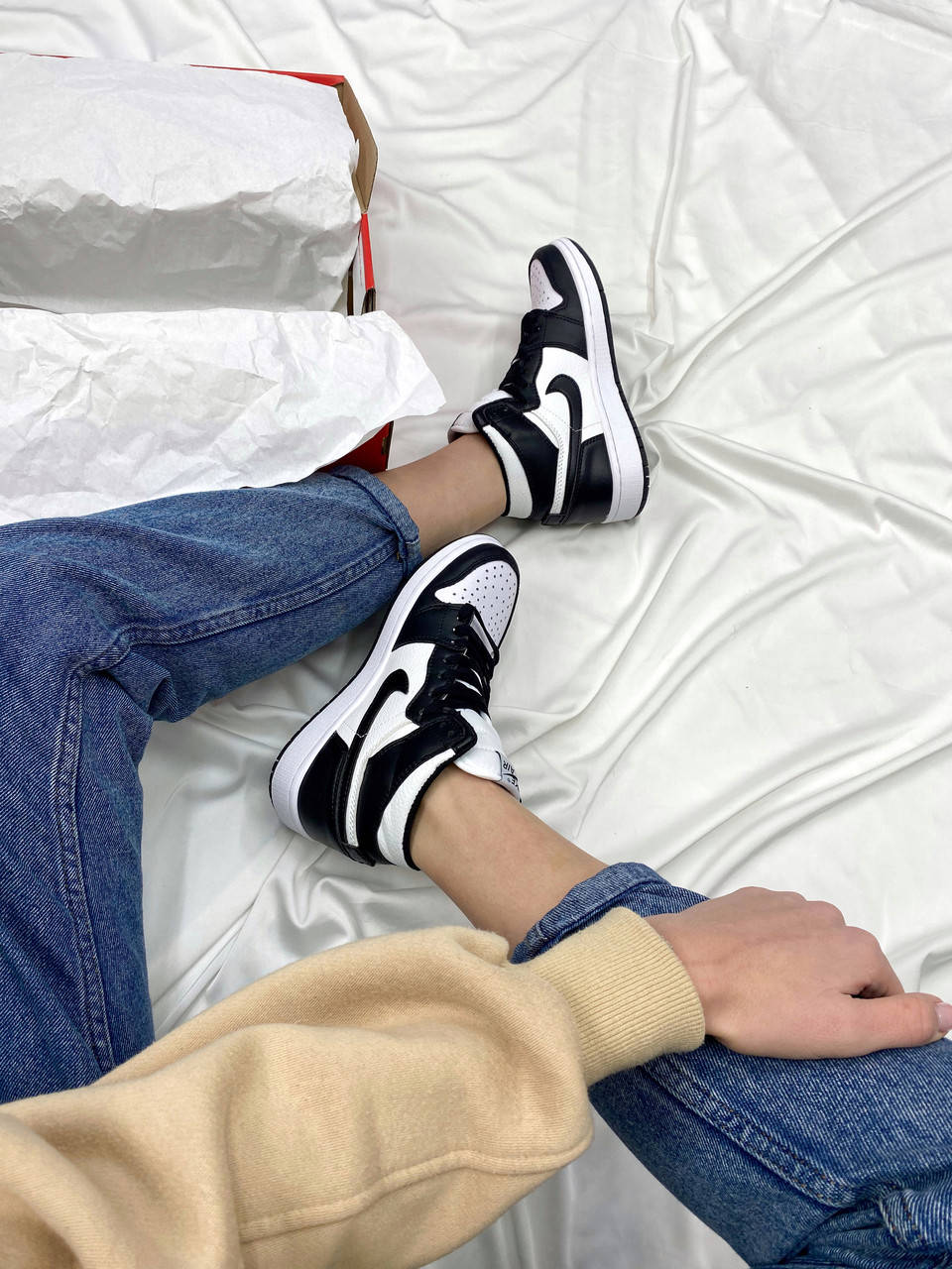 

Найк Air Jordan Retro High Black/White (черные/белые) | размеры: 37|38|39|41|42|43|45