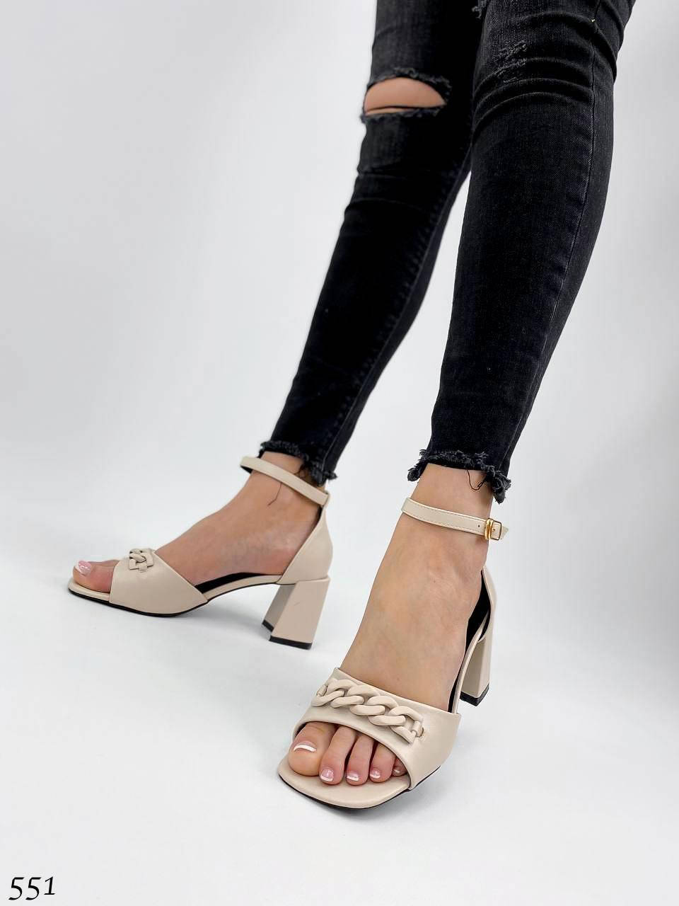 

Босоніжки жіночі еко шкіра колір беж на 40р