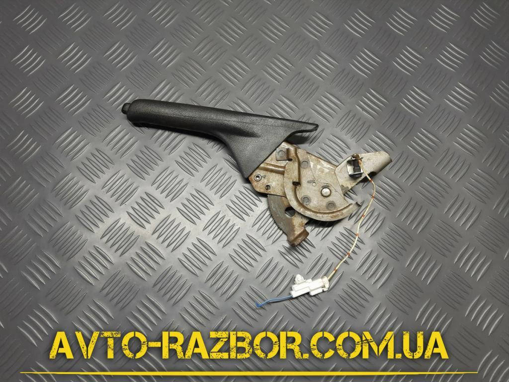 

Ручник рычаг стояночного тормоза на Mazda 626 GE, 323 BA, BJ, 323F 1991 - 2003 год