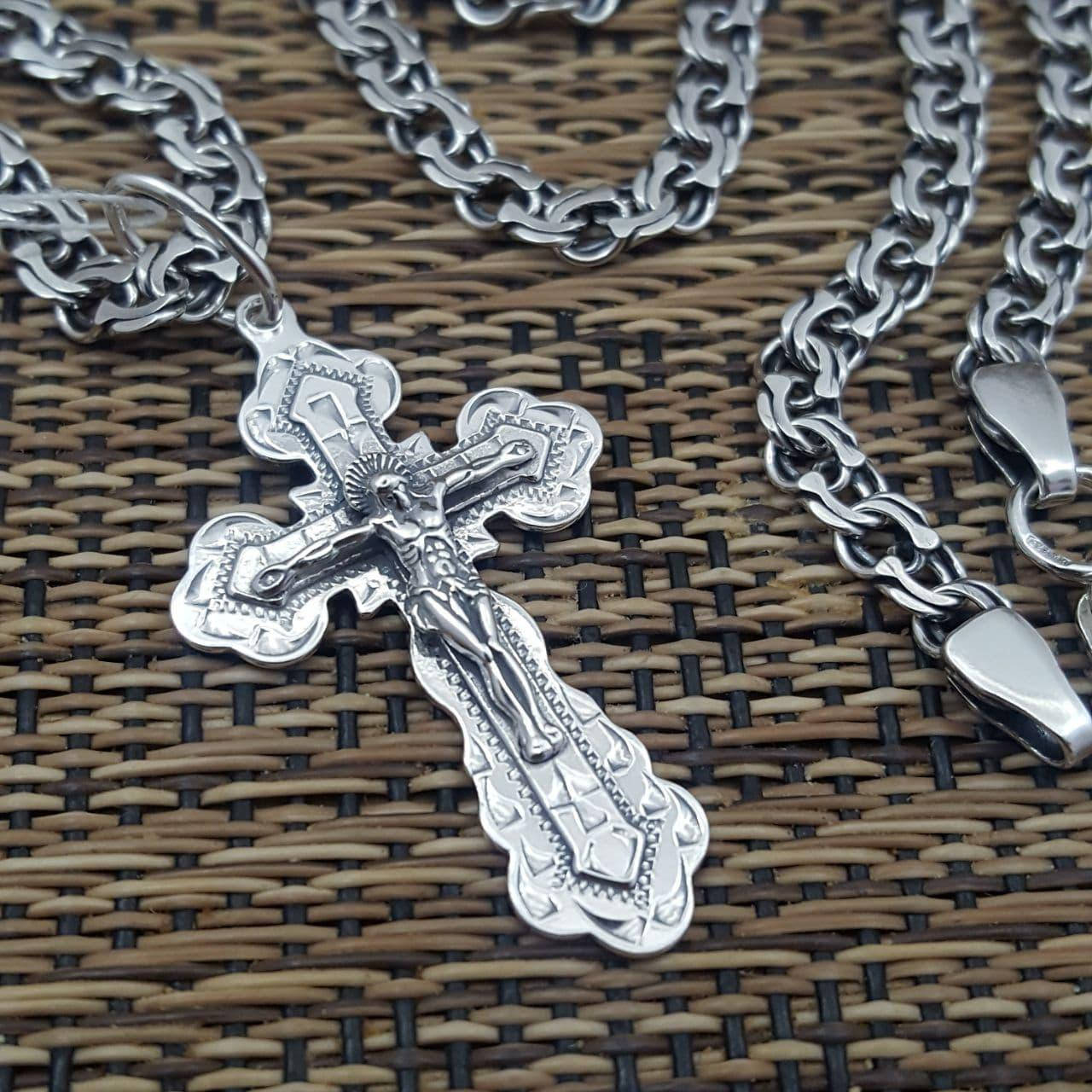 

Серебряный крестик на цепочке серебро 925 пробы крест и цепь