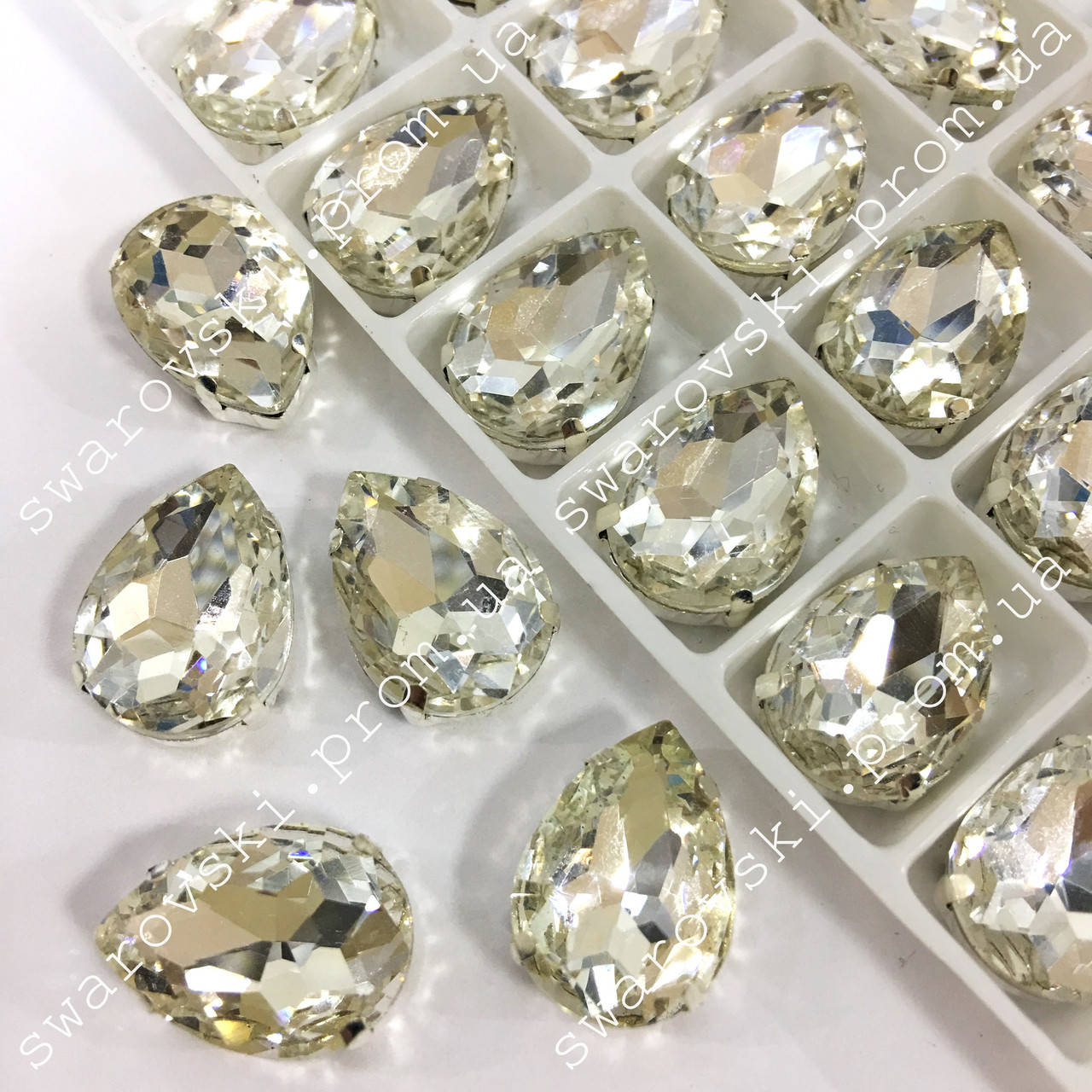 

Cтразы в цапах, Капля, Размер 13x18мм, Цвет Crystal
