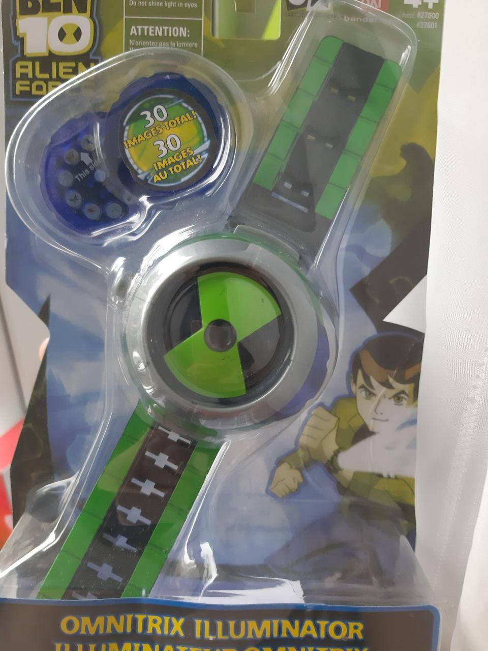 

Проекционные часы Бен 10 - 30 героев Ben10 Новая версия Bandai. УЦЕНКА , небольшой дефект покраски