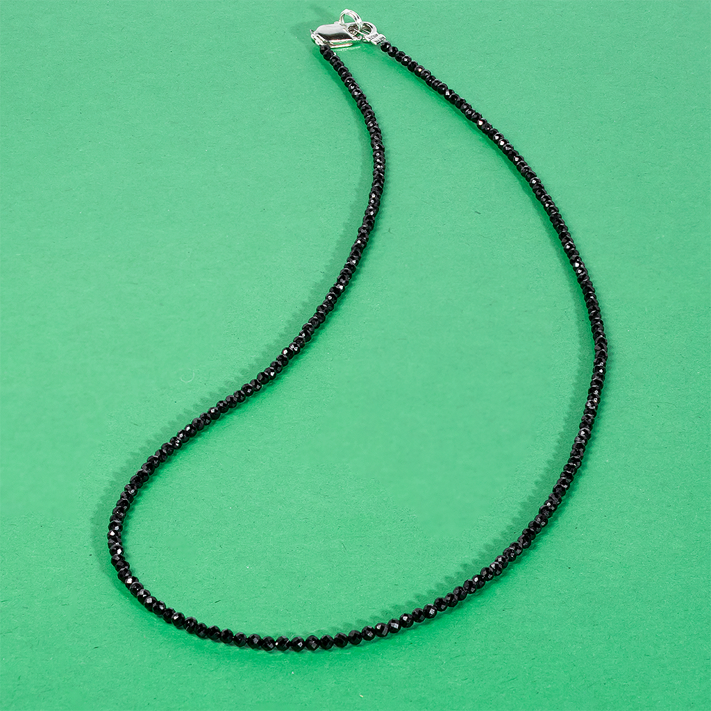 

Шпинель черная, бусы шнурок, 570БСШ