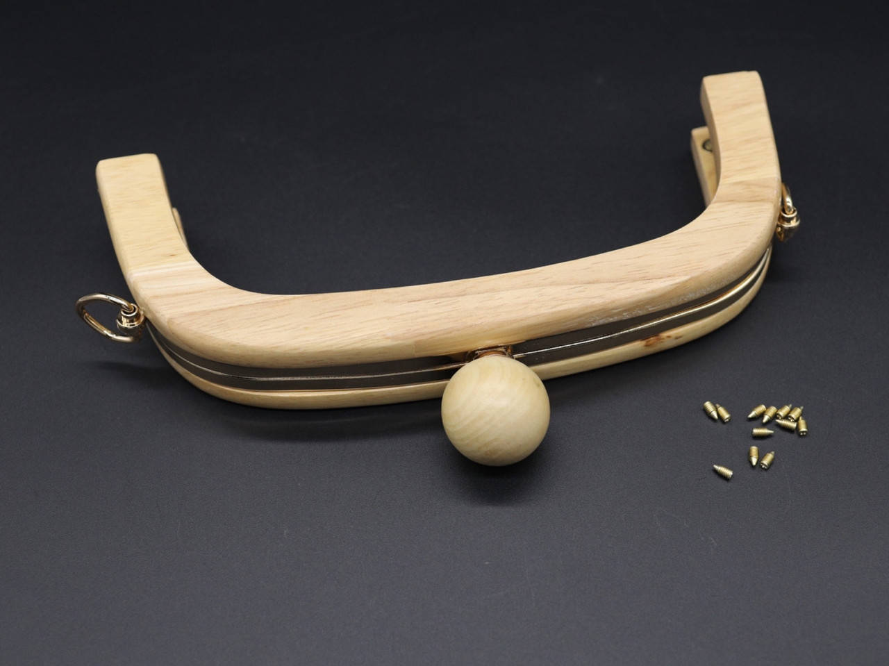 

Деревянный фермуар. Светлый. 21см