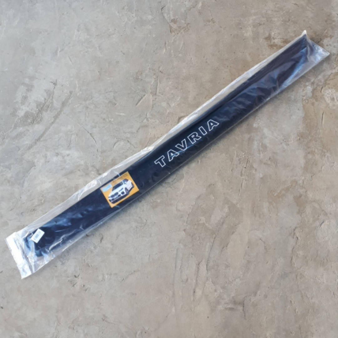 

Спойлер на капот мухобойка Таврия ЗАЗ 1102