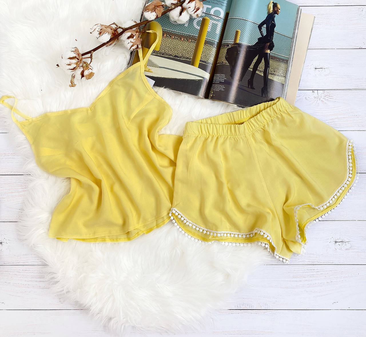 

Комплект шорты и майка L-XL желтый