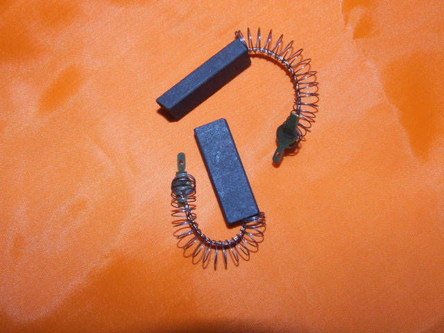 

Щетка двигателя 6*12,5*31 mm AEG/Zanussi 8996454250953