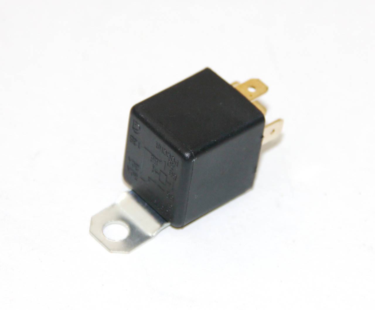 

Реле 5-и контактное с кронштейном