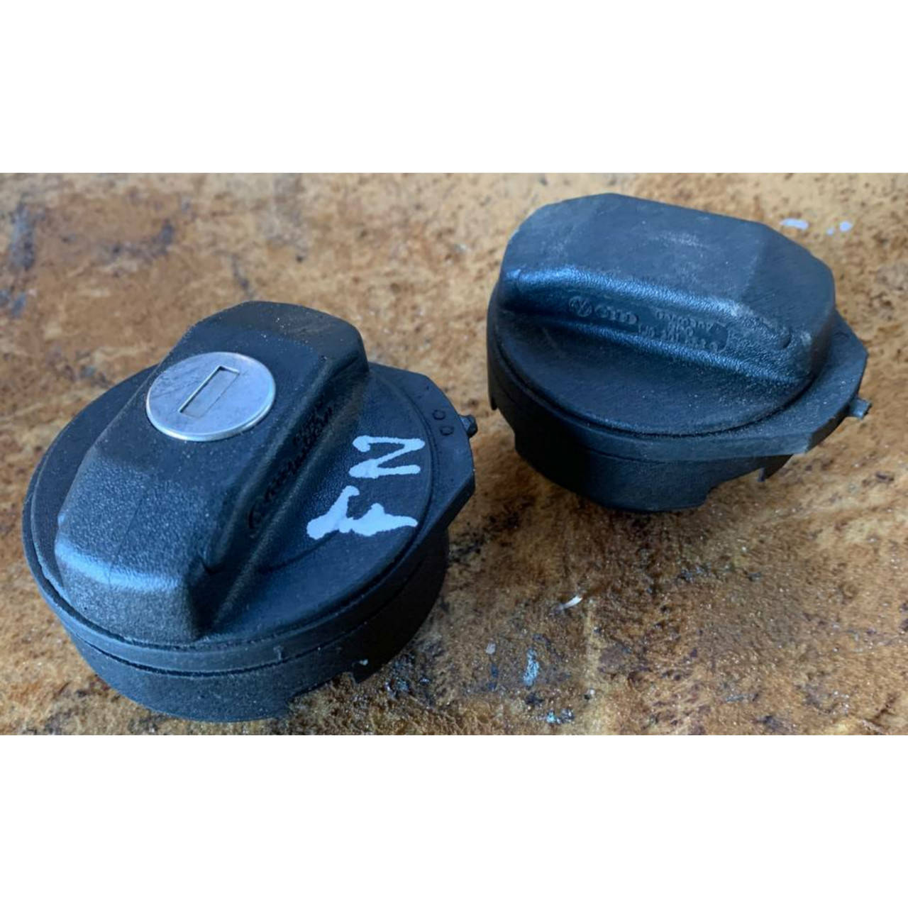 

Крышка бака VAG