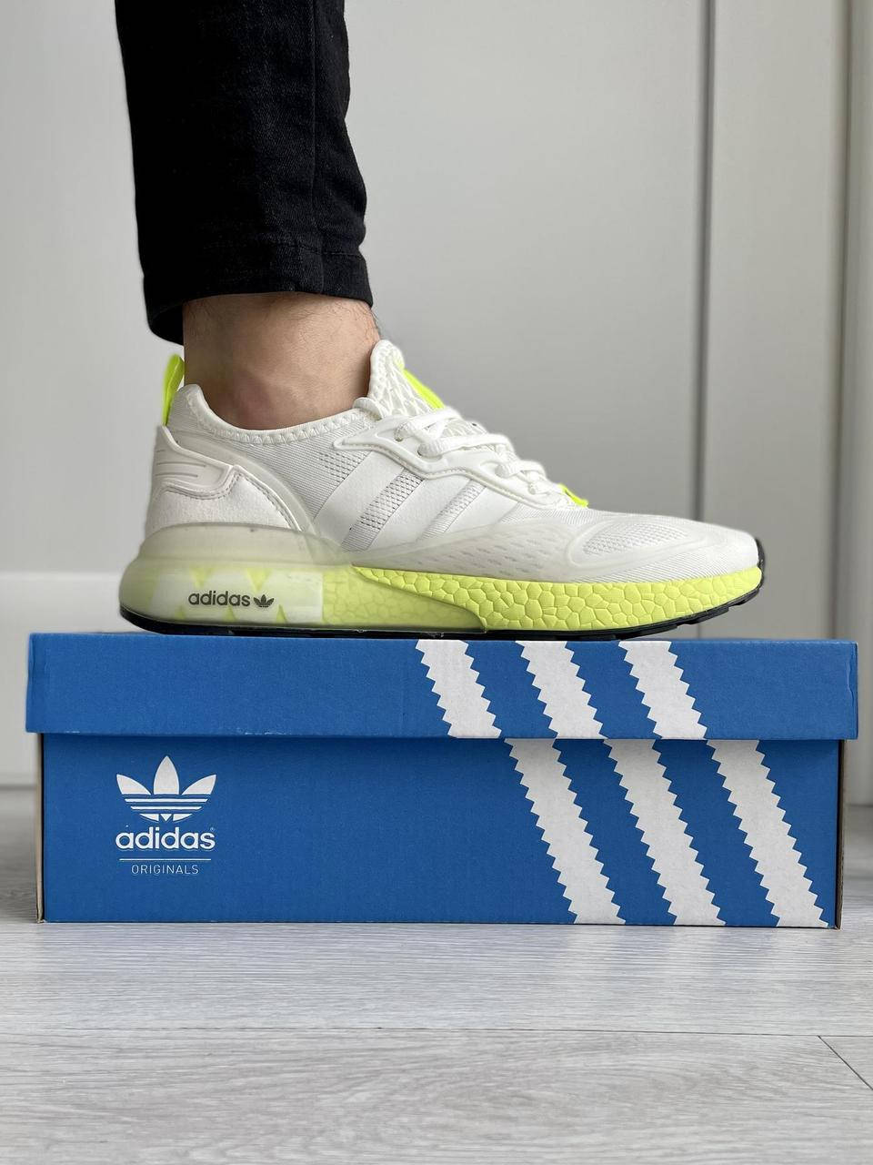 

Кроссовки Adidas UltraBoost (белые с салатовым), Белый