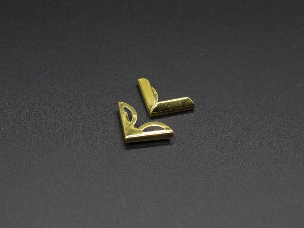 

Уголок для папок меню. Цвет золото. 16х16х4мм