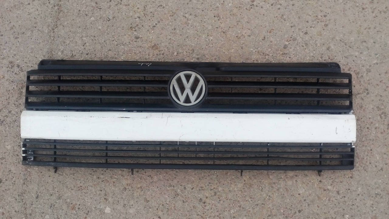 

Решетка радиатора Volkswagen Transporter T4.