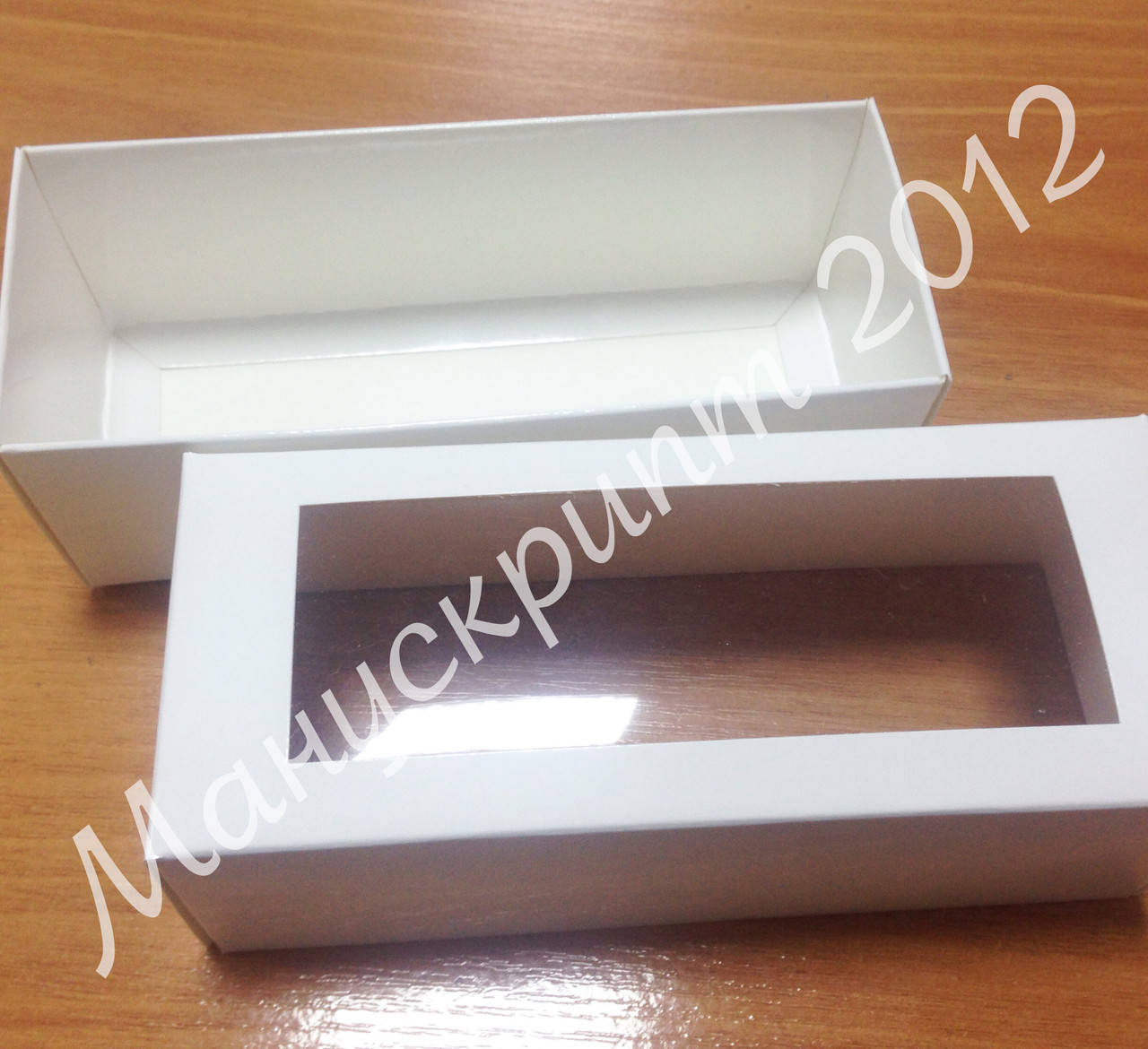 

Коробка для макарун белая с окном, Белый