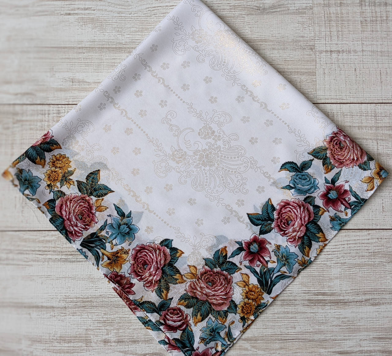 

Платок с люрексом 80*80, Белый