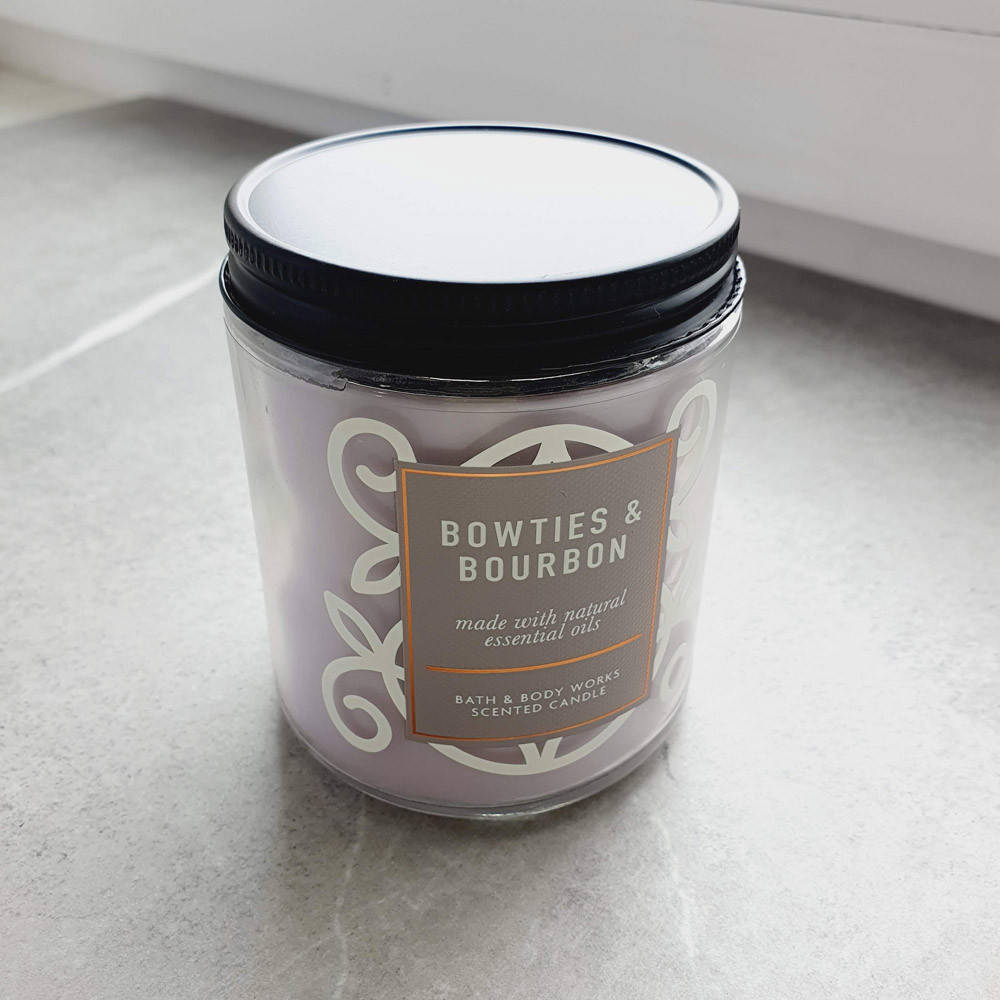 

Свеча ароматизированная Bath&Body Works Bowties&Bourbon Single Wick Candle 198g
