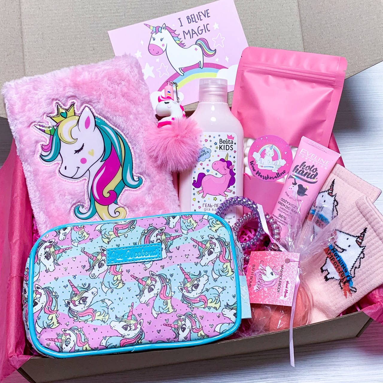 

Подарочный набор для девочки от Wow Boxes "Unicorn Box № 18"
