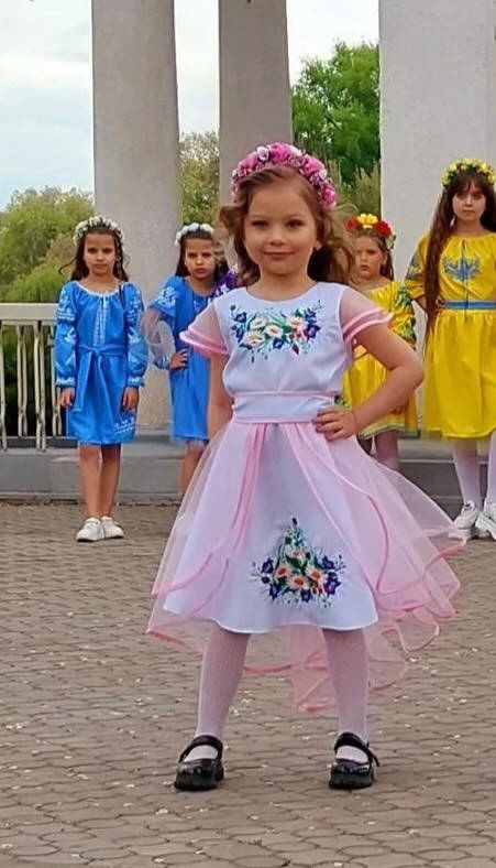 

Детское вышитое платье вышиванка "Лея" 98-140