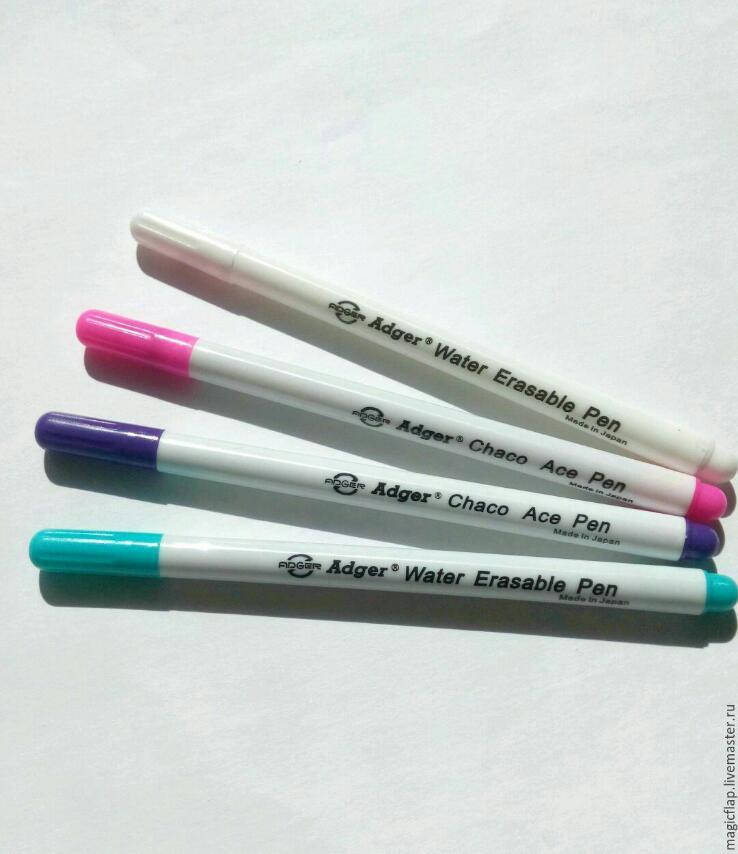 

Маркер смываемый, рисует голубым