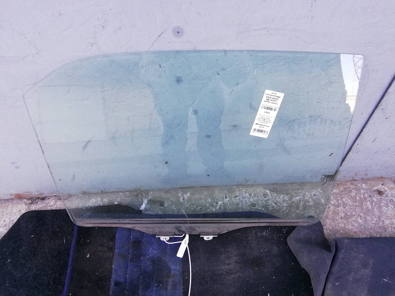

Стекло задней правой двери MR525742 (56901) Lancer 9 Mitsubishi