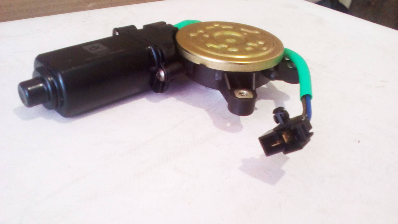 

Моторчик стеклоподъемника Ланос, Сенс правый (звезда) LSA