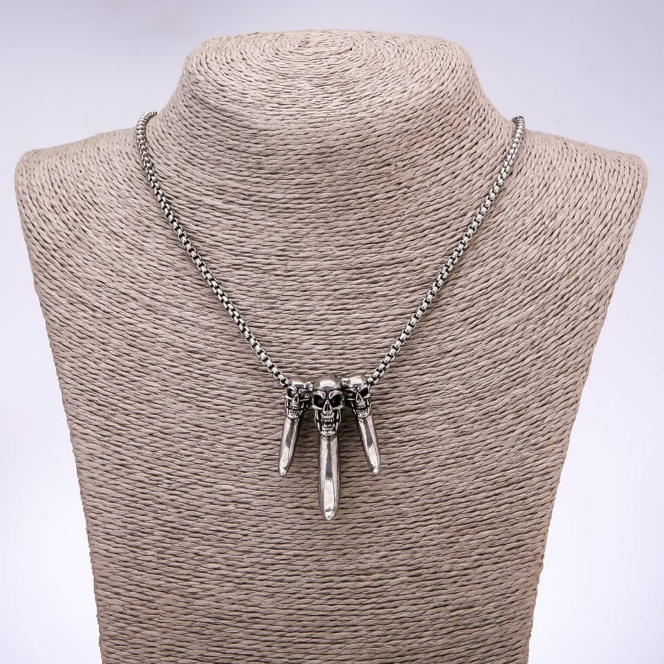 

Кулон в стиле "панк гот" Черепа с когтями 30х44мм на цепочке L-65см
