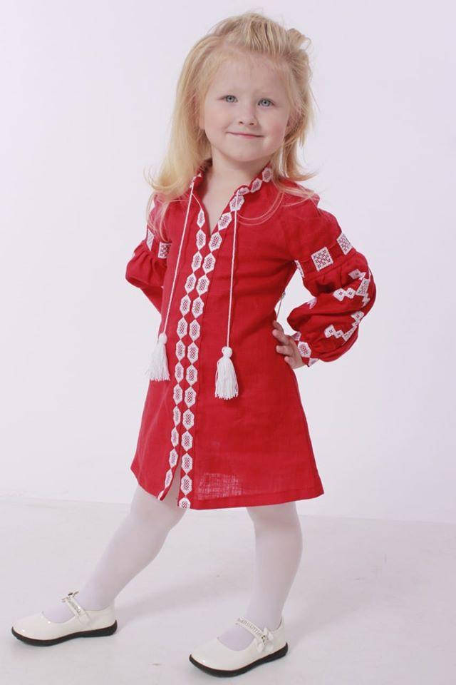 

Вишите плаття для дівчинки червоне д/р Грація